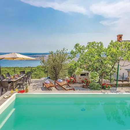 Holiday home In Grmani With Kitchen Smrika