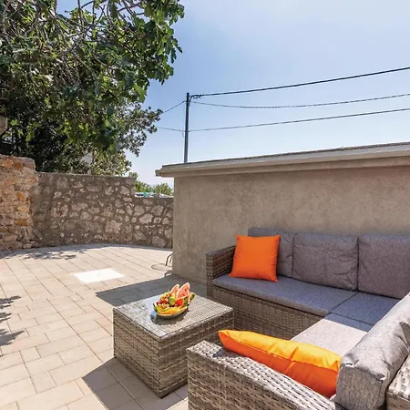 Holiday home In Grmani With Kitchen Smrika