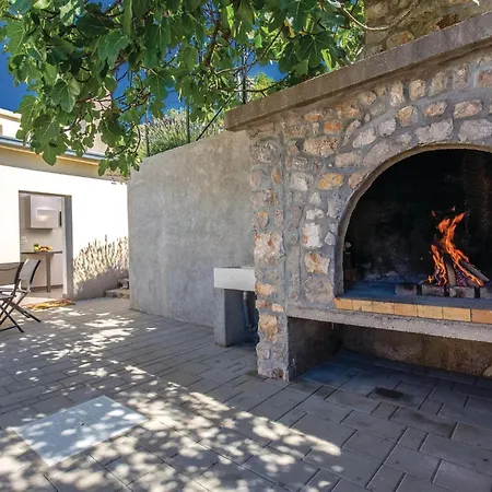 Ferienhaus In Grmani With Kitchen Šmrika