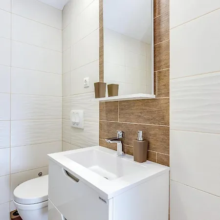 In With Kitchen Grmani