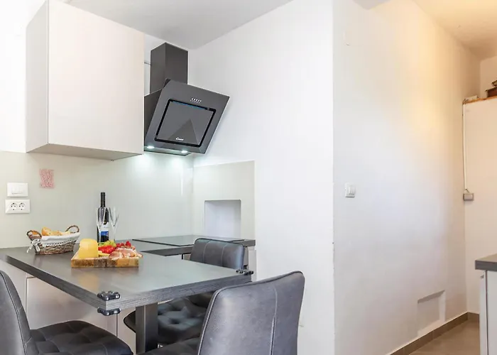 In With Kitchen * Grmani